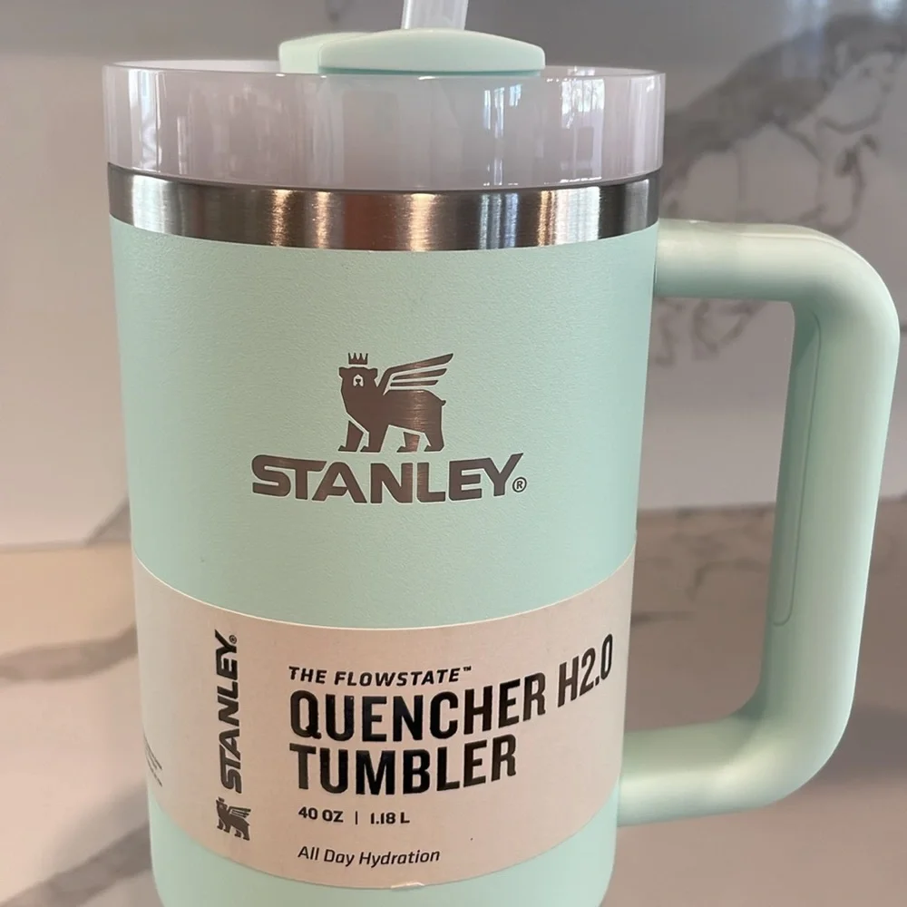 Stanley - MINT (light green) - 40 oz. Flowstate Quencher H2.0 Tumbler - NWT!